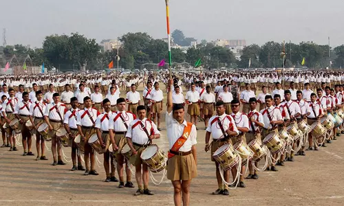 പിണറായിയുടെ തലയ്ക്ക് വിലയിട്ട പരാമര്‍ശം ആര്‍എസ്എസിന്റെ അഭിപ്രായമല്ല