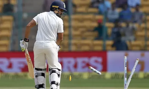 ഒന്പത് പന്തുകള്‍.. നാല് വിക്കറ്റ് ... ഇന്ത്യ തകര്‍ന്ന വിധം