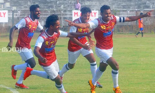 ജോ​ബിക്ക് ഹാട്രിക്; സന്തോഷ് ട്രോഫിയില്‍ കേരളത്തിന് വിജയത്തുടക്കം