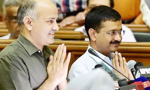 കെജരിവാള് സര്ക്കാറിന്റെ എല്ലാ പരസ്യബോര്ഡുകളും എടുത്തുമാറ്റണമെന്ന് തെരഞ്ഞെടുപ്പ് കമ്മീഷനോട് ബി.ജെ.പി കെജരിവാള് സര്ക്കാറിന്റെ എല്ലാ പരസ്യബോര്ഡുകളും എടുത്തുമാറ്റണമെന്ന് തെരഞ്ഞെടുപ്പ് കമ്മീഷനോട് ബി.ജെ.പി