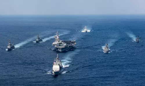 ഉത്തര കൊറിയക്കെതിരെ അമേരിക്കയുടെ സൈനികനീക്കം ഉത്തര കൊറിയക്കെതിരെ അമേരിക്കയുടെ സൈനികനീക്കം