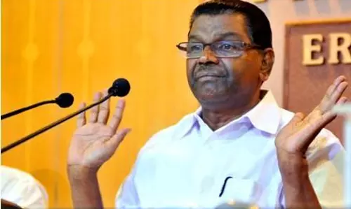 എസ്കോര്ട്ടില്ലാതെ പുറത്തിറങ്ങിയാല് മണിയെ സ്ത്രീകള് കൈകാര്യം ചെയ്യും എസ്കോര്ട്ടില്ലാതെ പുറത്തിറങ്ങിയാല് മണിയെ സ്ത്രീകള് കൈകാര്യം ചെയ്യും