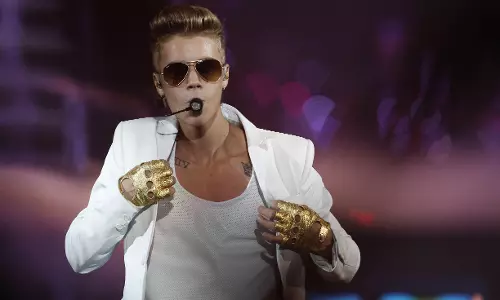 ആരാധകര്‍ ആവേശത്തോടെ കാത്തിരുന്നത് ലിപ്സിംങ്ക് കേള്‍ക്കാനോ !