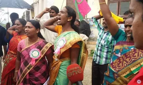 പെമ്പിളൈ ഒരുമൈ സമരം അവസാനിപ്പിച്ചു പെമ്പിളൈ ഒരുമൈ സമരം അവസാനിപ്പിച്ചു