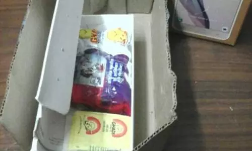 ഫ്ലിപ്കാര്ട്ട് ചതി: മൊബൈല് ഫോണുകള്ക്ക് പകരം വാഷിംഗ്സോപ്പും വാഷിംഗ് പൌഡറും ഫ്ലിപ്കാര്ട്ട് ചതി: മൊബൈല് ഫോണുകള്ക്ക് പകരം വാഷിംഗ്സോപ്പും വാഷിംഗ് പൌഡറും