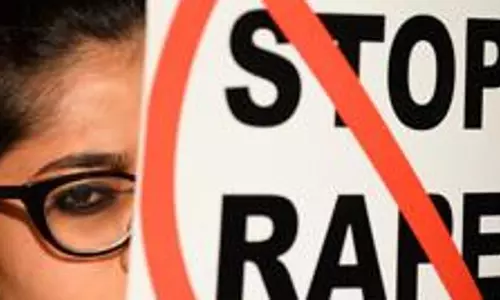 കൂട്ടബലാത്സംഗം: പെണ്കുട്ടികള്ക്ക് പ്രതികള് 50,000 രൂപ നല്കണമെന്ന് നാട്ടുകൂട്ടത്തിന്റെ വിധി കൂട്ടബലാത്സംഗം: പെണ്കുട്ടികള്ക്ക് പ്രതികള് 50,000 രൂപ നല്കണമെന്ന് നാട്ടുകൂട്ടത്തിന്റെ വിധി