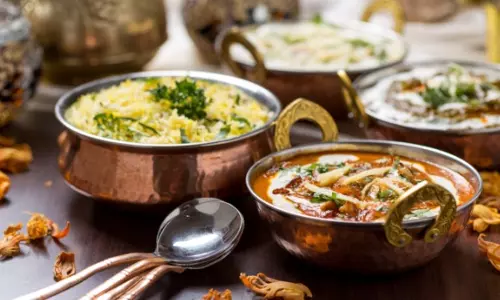 രാത്രി 10 മണിക്ക് ശേഷം ഭക്ഷണം കഴിക്കുന്നവരാണോ നിങ്ങള്‍? കരുതിയിരുന്നോളൂ...