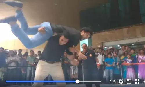 ടോവിനോയെ മലര്‍ത്തിയടിച്ച ബാസില്‍