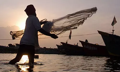 സംസ്ഥാനത്ത് നാളെ അർധരാത്രി മുതൽ 45 ദിവസത്തേക്ക് ട്രോളിംഗ് നിരോധം