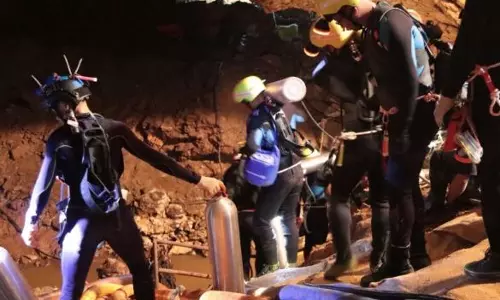 തായ്ലന്‍ഡില്‍ രക്ഷാപ്രവര്‍ത്തനം പുനരാരംഭിച്ചു