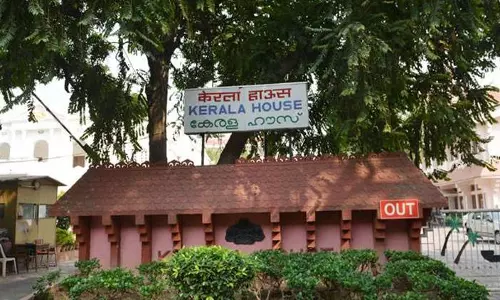 കേരള ഹൌസില്‍ ഗോ സംരക്ഷകരുടെ പ്രതിഷേധം