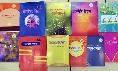 നെഹ്‍റുവിനെയും മഹാത്മാഗാന്ധിയെയും തഴഞ്ഞ്, സവര്‍ക്കറെ വാഴ്‍ത്തി രാജസ്ഥാന്‍ പാഠപുസ്തകം