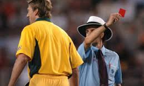 ക്രിക്കറ്റിലെ ചുവപ്പ് കാര്‍ഡിന് ഐസിസിയുടെ അംഗീകാരം