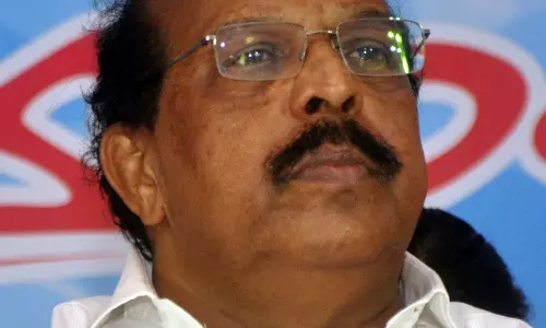 ശങ്കരാചാര്യരെ സ്വീകരിക്കാന്‍ പോയത് സര്‍ക്കാറിന്റെ ഉത്തരവാദിത്തം നിര്‍വഹിക്കാന്‍