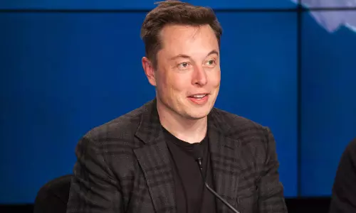 ലോകത്തിലെ ഏറ്റവും വലിയ ലിത്തിയം ബാറ്ററി നിര്മിക്കാനൊരുങ്ങി തെസ്ല ലോകത്തിലെ ഏറ്റവും വലിയ ലിത്തിയം ബാറ്ററി നിര്മിക്കാനൊരുങ്ങി തെസ്ല