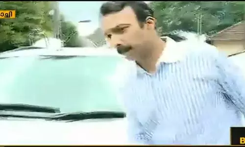 നടിയെ ആക്രമിച്ച കേസില് അഡ്വ പ്രതീക്ഷ ചാക്കോയെ അറസ്റ്റ് ചെയ്ത് വിട്ടയച്ചു നടിയെ ആക്രമിച്ച കേസില് അഡ്വ പ്രതീക്ഷ ചാക്കോയെ അറസ്റ്റ് ചെയ്ത് വിട്ടയച്ചു