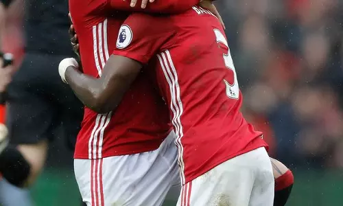 ചെല്‍സിക്ക് തോല്‍വി; പ്രീമിയര്‍ ലീഗില്‍ പോരാട്ടം കനക്കുന്നു