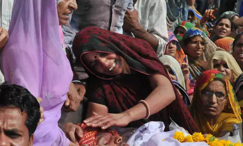 മന്ദ്സൌര്‍ വെടിവെപ്പ്: പൊലീസിനെ വെള്ളപൂശി അന്വേഷണ റിപ്പോര്‍ട്ട്