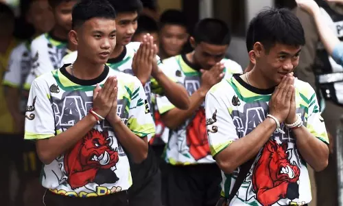 ഗുഹയില്‍ നിന്ന് രക്ഷപ്പെട്ട കുട്ടികള്‍ സാധാരണ ജീവിതത്തിലേക്ക്