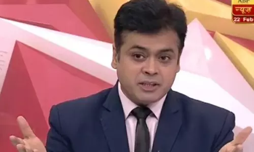 മോദിയെയും അര്‍ണബിനെയും വിമര്‍ശിച്ചതിന് ‘ഒതുക്കി’; എ.ബി.പി ന്യൂസ് അവതാരകന്‍ രാജിവെച്ചു