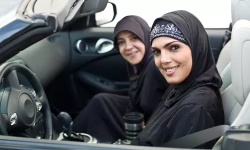 സ്വപ്നം പുലരാന്‍ ഇനി നാലുനാളുകള്‍ മാത്രം; റോഡ് കീഴടക്കാനൊരുങ്ങി സൌദി സ്ത്രീകള്‍ 