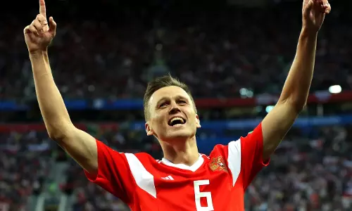 ഈജിപ്തിന്റെ ഇടനെഞ്ച് തകര്ത്ത ചെറിഷേവ് ഈജിപ്തിന്റെ ഇടനെഞ്ച് തകര്ത്ത ചെറിഷേവ്