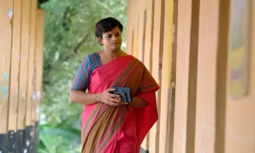 മേരിക്കുട്ടിയെ കാണാന്‍  മന്ത്രിമാരും എംഎല്‍എമാരുമെത്തി