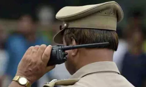 കോഴിക്കോട് പൊലീസ് സ്റ്റേഷനില്‍ ആക്രമണം; രണ്ടു പൊലീസുകാര്‍ക്ക് പരിക്ക്