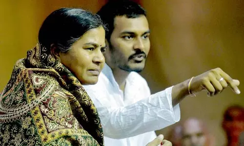 രോഹിത് വെമുലയുടെ കുടുംബത്തിന് വീട് വാങ്ങാന്‍ പണം നല്‍കും; വഞ്ചിച്ചെന്ന പ്രചാരണം തെറ്റെന്ന് യൂത്ത് ലീഗ്   