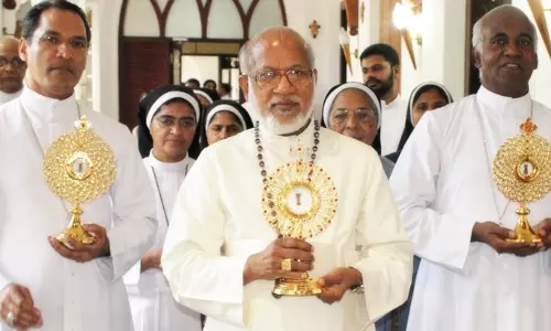 ജോര്‍ജ് ആലഞ്ചേരിയെ ഭരണച്ചുമതലകളില്‍ നിന്ന് നീക്കി; മാർ ജേക്കബ് മനത്തോടത്ത് അതിരൂപതയുടെ അഡ്മിനിസ്ട്രേറ്റര്‍