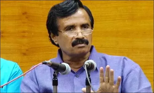 തെക്കന്‍ ജില്ലകളില്‍ ഒഴിഞ്ഞുകിടക്കുന്ന പ്ലസ് വണ്‍ സീറ്റുകള്‍ മലബാറിലേക്ക് മാറ്റുമെന്ന് വിദ്യാഭ്യാസമന്ത്രി 