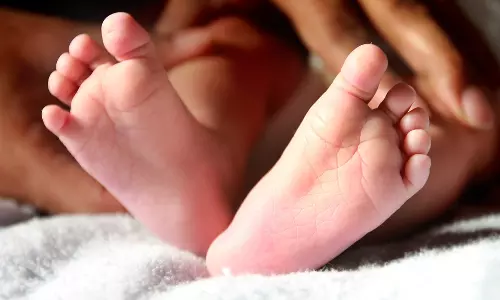 ഭാര്യയുമായി വഴക്കിട്ട യുവാവ് ഒരു വയസുള്ള കുഞ്ഞിനെ ചവിട്ടിക്കൊന്നു ഭാര്യയുമായി വഴക്കിട്ട യുവാവ് ഒരു വയസുള്ള കുഞ്ഞിനെ ചവിട്ടിക്കൊന്നു