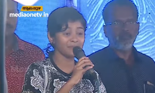 ഹനാന്‍ പാടി; വിളിച്ചത് അഭിനയിക്കാനാണെങ്കിലും...