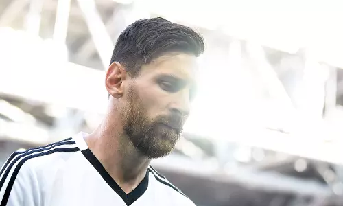 പിറന്നാള്‍ നിറവില്‍ മിശിഹ