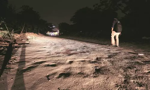 കഴുത്തറുത്ത് വഴിയില് തള്ളി, പിന്നെ കാര് കയറ്റിയിറക്കി; മേജറുടെ ഭാര്യ കൊല്ലപ്പെട്ട നിലയില് കഴുത്തറുത്ത് വഴിയില് തള്ളി, പിന്നെ കാര് കയറ്റിയിറക്കി; മേജറുടെ ഭാര്യ കൊല്ലപ്പെട്ട നിലയില്