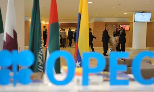 ഉത്പാദന നിയന്ത്രണം ഭാഗികമായി നീക്കി ഒപെക് രാഷ്ട്രങ്ങള്‍; എണ്ണവില കുറയും
