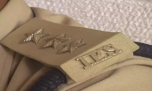 ദാസ്യപ്പണി വിവാദത്തിന് പിന്നാലെ ഐപിഎസ് അസോസിയേഷനില്‍ ചേരിതിരിവ്