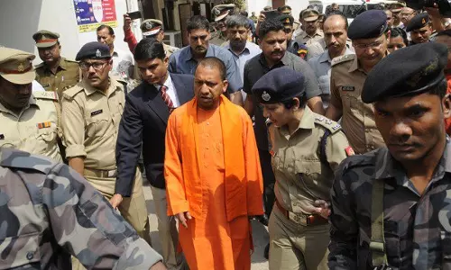 വ്യാജ ഏറ്റുമുട്ടലുകള്‍ കൊലപാതകങ്ങള്‍ക്ക് യോഗി സര്‍ക്കാറിന് സുപ്രീം കോടതി നോട്ടീസ്