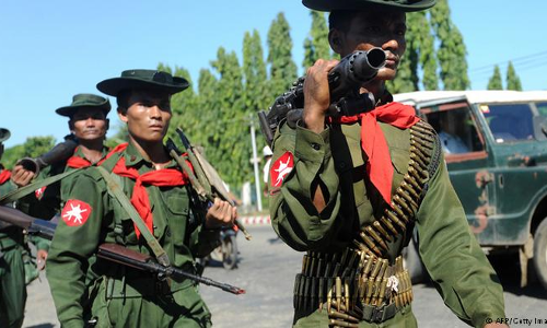 റോഹിങ്ക്യകള്ക്കെതിരെ ക്രിമിനില് കുറ്റങ്ങള് ചെയ്ത സൈനിക ഉദ്യോഗസ്ഥരെ വിചാരണ ചെയ്യണം റോഹിങ്ക്യകള്ക്കെതിരെ ക്രിമിനില് കുറ്റങ്ങള് ചെയ്ത സൈനിക ഉദ്യോഗസ്ഥരെ വിചാരണ ചെയ്യണം
