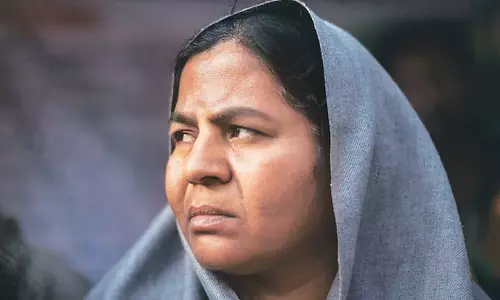 ‘നീതിക്കായി അമ്മ കരയുന്നു’ എന്ന പരിപാടിക്ക് ക്ഷണിച്ച നിങ്ങള്ക്ക് മാതൃത്വത്തോട് യാതൊരു പ്രതിബദ്ധതയുമില്ല; ക്യാമ്പസ് ഫ്രണ്ടിനെതിരെ രൂക്ഷവിമര്ശവുമായി രാധിക വെമുല ‘നീതിക്കായി അമ്മ കരയുന്നു’ എന്ന പരിപാടിക്ക് ക്ഷണിച്ച നിങ്ങള്ക്ക് മാതൃത്വത്തോട് യാതൊരു പ്രതിബദ്ധതയുമില്ല; ക്യാമ്പസ് ഫ്രണ്ടിനെതിരെ രൂക്ഷവിമര്ശവുമായി രാധിക വെമുല