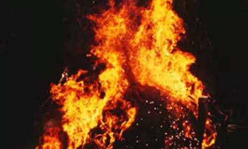 കോഴിക്കോട് ധനകാര്യ സ്ഥാപന ഉടമയെ പെട്രോള്‍ ഒഴിച്ചു തീ കൊളുത്തി