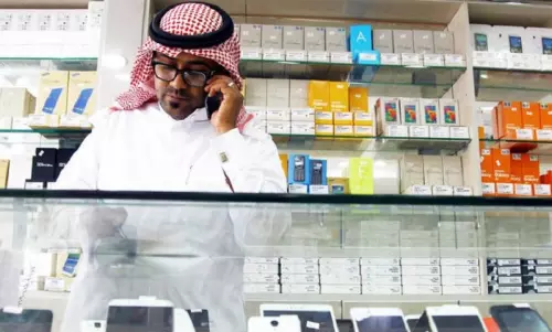 സമ്പൂര്‍ണ സ്വദേശിവത്കരണം പ്രഖ്യാപിച്ച പന്ത്രണ്ട് മേഖലകളില്‍ ഇളവിനൊരുങ്ങി സൌദി മന്ത്രാലയം