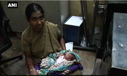 ഉപേക്ഷിക്കപ്പെട്ട നിലയില്‍ കണ്ടെത്തിയ കുഞ്ഞിന്റെ കരച്ചില്‍ കണ്ട് സഹിച്ചില്ല; കുഞ്ഞിന് മുലയൂട്ടി പൊലീസുകാരി