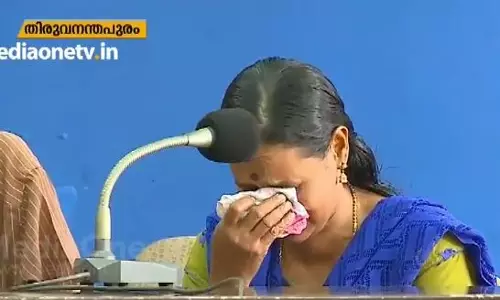 മരുമകന്റെ ഷൂ തുടയ്ക്കാൻ വിസമ്മതിച്ചതിന് കള്ളക്കേസില്‍ കുടുക്കി പിരിച്ചുവിട്ടു; മന്ത്രിയുടെ ഭാര്യക്കെതിരെ പരാതി 