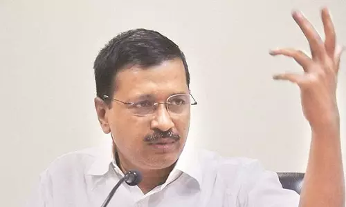 കോടതി ഉത്തരവ് പൂര്‍ണമായി നടപ്പാക്കുന്നില്ല; ലെഫ്റ്റനന്‍റ് ഗവര്‍ണര്‍ക്കെതിരെ കെജ്‍രിവാള്‍