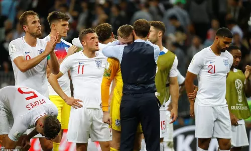 കണ്ണീരുണങ്ങാതെ ഇംഗ്ലണ്ട്