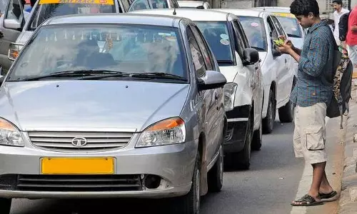 ഒപ്റ്റിമിസ്ടിക് ടാക്സി സര്‍വീസ്; തൊഴിലാളി കൂട്ടായ്‍മയില്‍ തമിഴ്‍നാട്ടില്‍ നിന്നൊരു ഓണ്‍ലൈന്‍ ടാക്സി സര്‍വീസ്