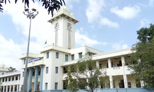 പ്രതിഷേധം ഫലം കണ്ടു: മുഴുവന് ബിരുദ, പി ജി ഫലങ്ങളും ജൂലൈ 30നകമെന്ന് കേരള യൂണിവേഴ്സിറ്റി പ്രതിഷേധം ഫലം കണ്ടു: മുഴുവന് ബിരുദ, പി ജി ഫലങ്ങളും ജൂലൈ 30നകമെന്ന് കേരള യൂണിവേഴ്സിറ്റി