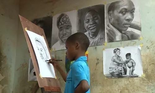 ജീവിതങ്ങളെ ക്യാന്‍വാസിലാക്കി ഒരു പതിനൊന്നുവയസുകാരന്‍