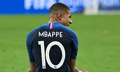 എംബാപ്പെയെ സ്വന്തമാക്കാമായിരുന്നു; മാഞ്ചസ്റ്ററിന് പറ്റിയ വലിയ അബദ്ധം വെളിപ്പെടുത്തി ഗിഗ്സ്